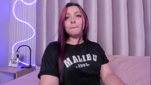Image 3 of kelyelamal Stream on Chaturbate on 1 month ago