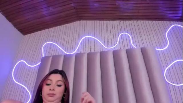 Image 2 of kelyelamal Stream on Chaturbate on 10 days ago