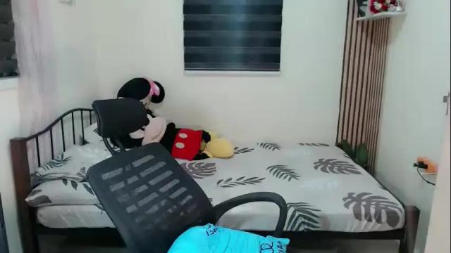 Image 2 of kemdallicious12 Stream on Chaturbate on 3 months ago