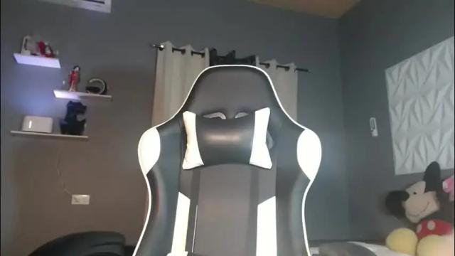 Image 11 of kemdallicious12 Stream on Chaturbate on 1 month ago