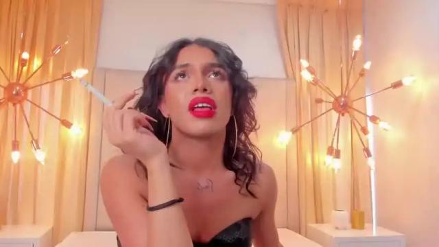Image 12 of kendaall_fox Stream on Chaturbate on 15 months ago