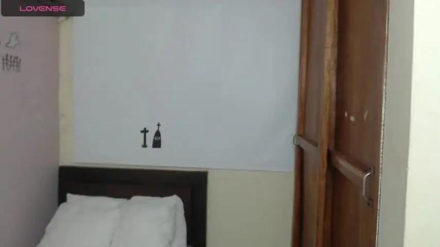 Thumbnail 3, kendall77curlyhair's Stream at Chaturbate, 20 months ago