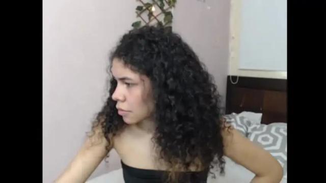 Image 11 of kendall77curlyhair Stream on Chaturbate on 19 months ago