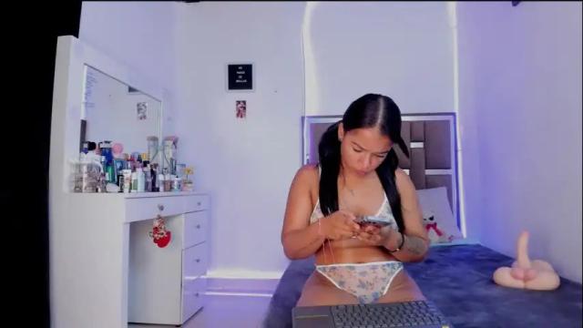 Image 3 of kendall_ewers Stream on Chaturbate on 1 month ago
