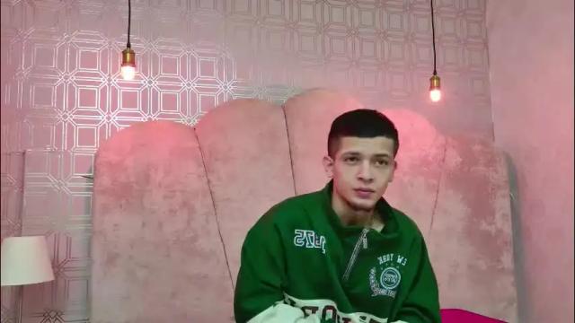 Image 2 of kendalltaylorr Stream on Chaturbate on 1 month ago