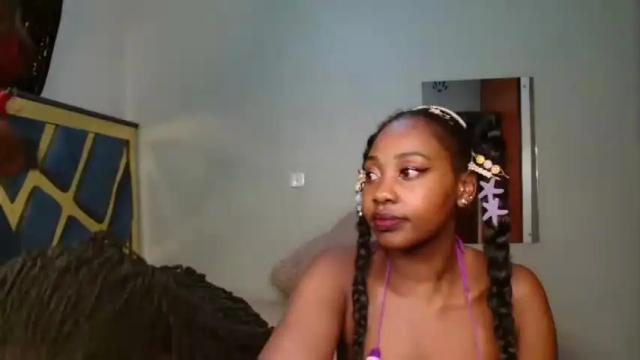Image 2 of kendiq Stream on Chaturbate on 13 months ago