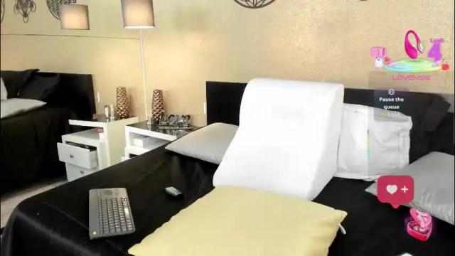 Image 2 of kendraleroy Stream on Chaturbate on 2 months ago