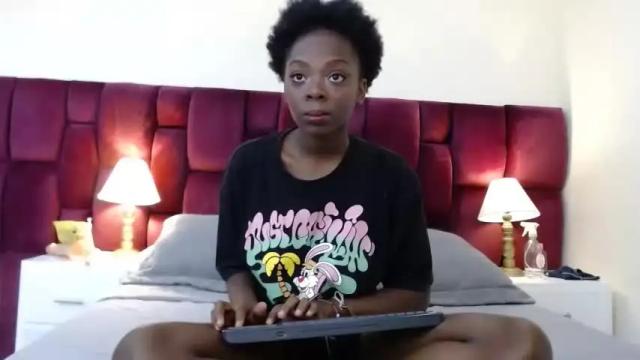 Image 2 of kendralois Stream on Chaturbate on 26 months ago