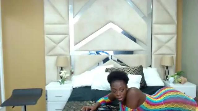 Image 7 of kendralois Stream on Chaturbate on 26 months ago