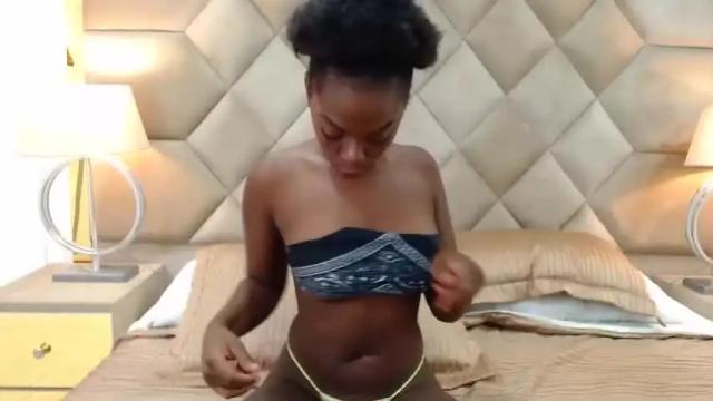 Image 7 of kendralois Stream on Chaturbate on 26 months ago