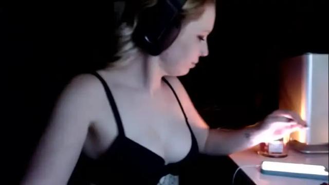 Image 7 of kenickiesnow Stream on Chaturbate on 19 months ago