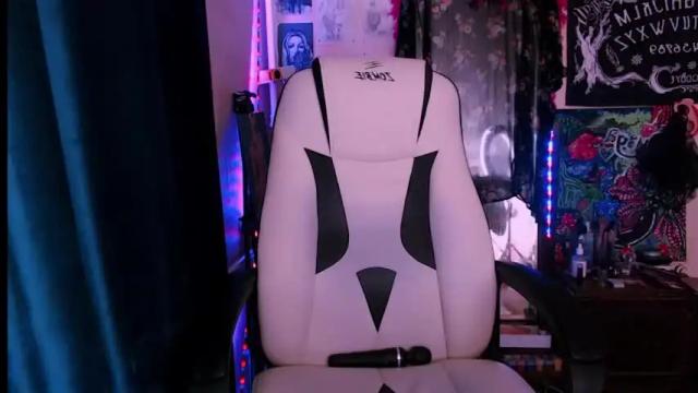 Image 11 of kennyomeliya Stream on Chaturbate on 14 months ago