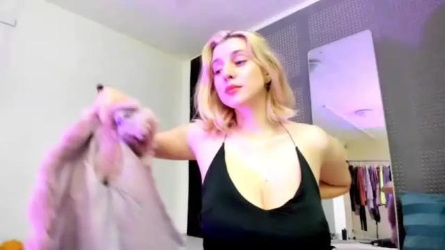 Image 2 of kenziedawton Stream on Chaturbate on 13 months ago