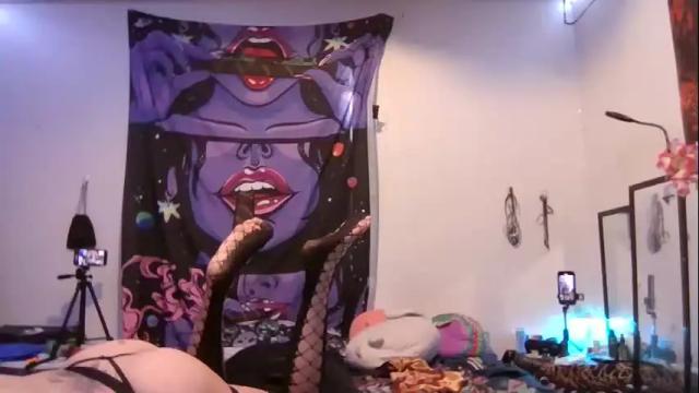 Image 11 of kenzieisab0ss Stream on Chaturbate on 18 months ago
