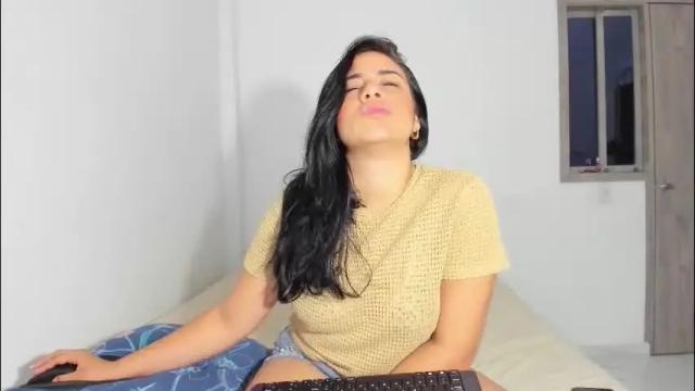 Image 4 of keranishakti Stream on Chaturbate on 3 months ago