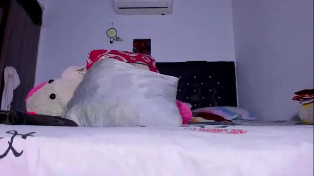 Image 12 of kerlysmith24 Stream on Chaturbate on 2 months ago