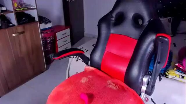 Image 7 of kerlysmith24 Stream on Chaturbate on 2 months ago