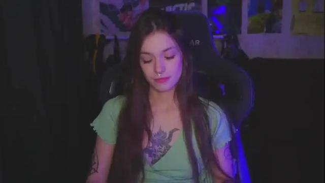 Image 4 of kerrie_crystal Stream on Chaturbate on 28 months ago