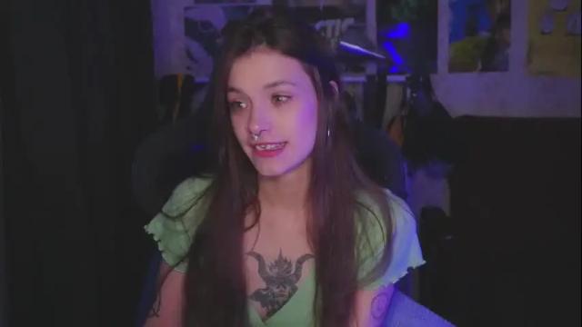 Image 8 of kerrie_crystal Stream on Chaturbate on 28 months ago