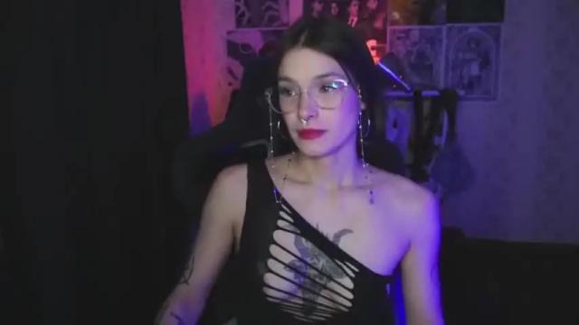 Image 11 of kerrie_crystal Stream on Chaturbate on 19 months ago