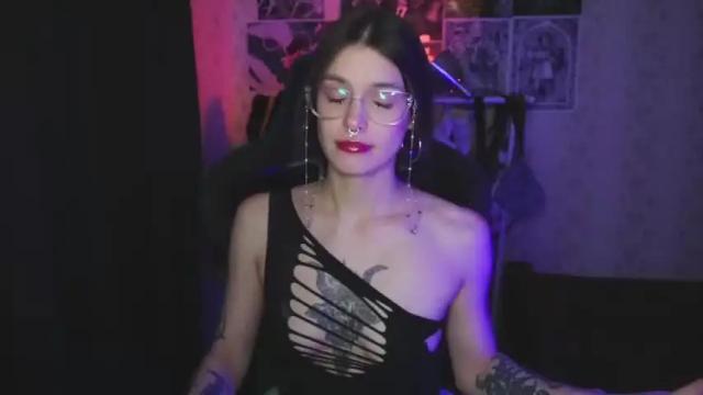 Image 12 of kerrie_crystal Stream on Chaturbate on 19 months ago