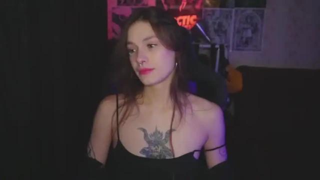 Image 2 of kerrie_crystal Stream on Chaturbate on 18 months ago