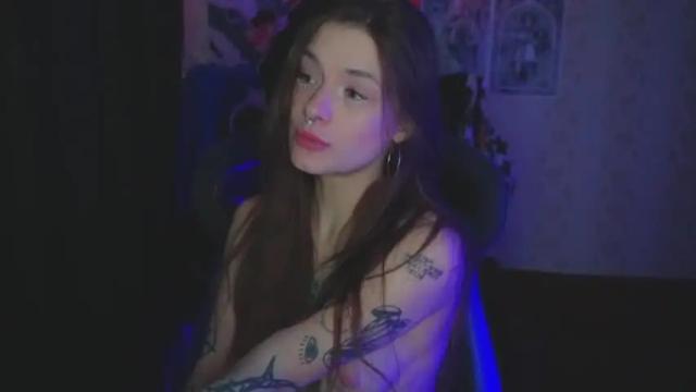 Image 12 of kerrie_crystal Stream on Chaturbate on 17 months ago
