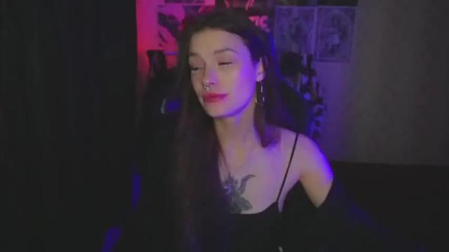 Image 4 of kerrie_crystal Stream on Chaturbate on 16 months ago