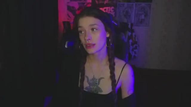 Image 7 of kerrie_crystal Stream on Chaturbate on 16 months ago