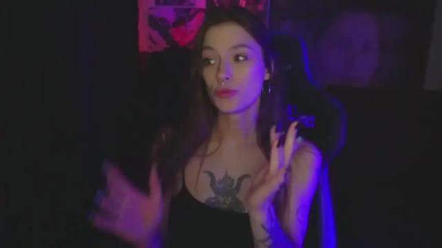 Image 11 of kerrie_crystal Stream on Chaturbate on 16 months ago