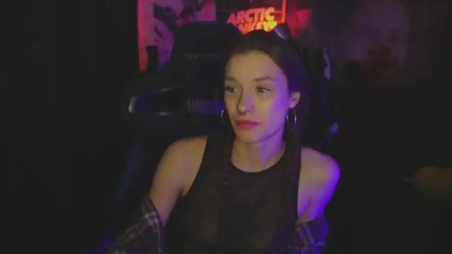 Image 2 of kerrie_crystal Stream on Chaturbate on 15 months ago