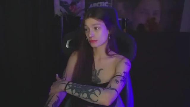 Thumbnail 3, kerrie_crystal's Stream at Chaturbate, 14 months ago