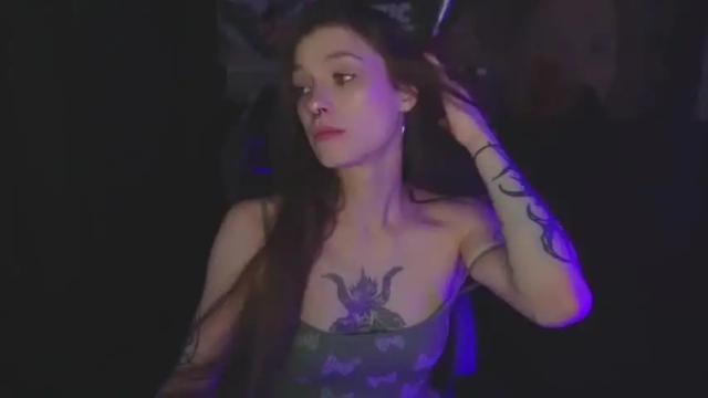 Image 3 of kerrie_crystal Stream on Chaturbate on 14 months ago