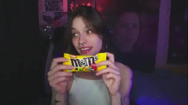 Image 2 of kerrie_crystal Stream on Chaturbate on 7 months ago