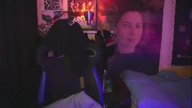 Image 7 of kerrie_crystal Stream on Chaturbate on 7 months ago