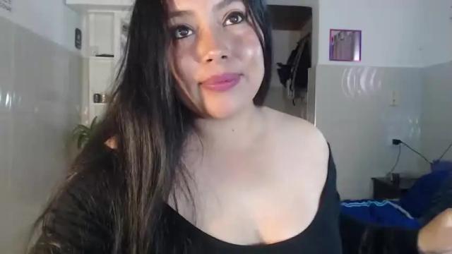 Image 12 of kerstin_janell Stream on Chaturbate on 17 months ago