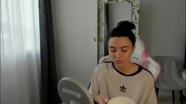 Image 3 of kesh_mne Stream on Chaturbate on 1 month ago