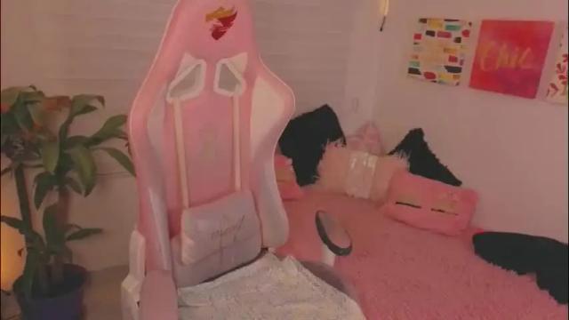 Image 7 of keyla_roberts_ Stream on Chaturbate on 2 months ago