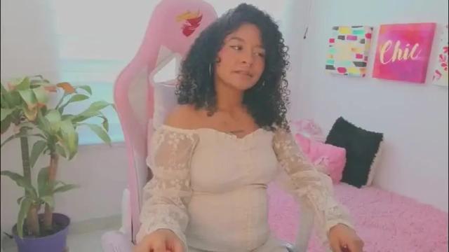 Image 4 of keyla_roberts_ Stream on Chaturbate on 2 months ago