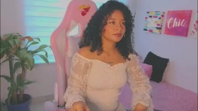Image 7 of keyla_roberts_ Stream on Chaturbate on 2 months ago