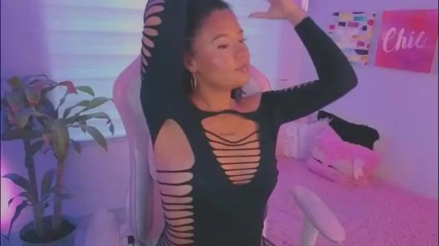 Image 12 of keyla_roberts_ Stream on Chaturbate on 2 months ago