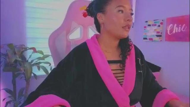 Image 2 of keyla_roberts_ Stream on Chaturbate on 2 months ago