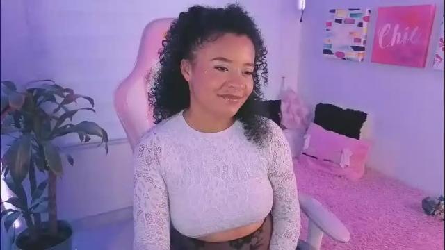 Image 2 of keyla_roberts_ Stream on Chaturbate on 1 month ago