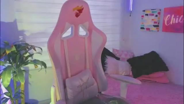 Image 3 of keyla_roberts_ Stream on Chaturbate on 1 month ago