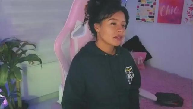 Image 3 of keyla_roberts_ Stream on Chaturbate on 1 month ago