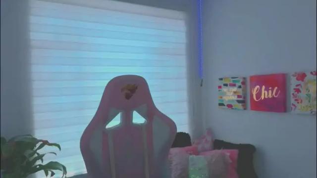 Image 3 of keyla_roberts_ Stream on Chaturbate on 1 month ago