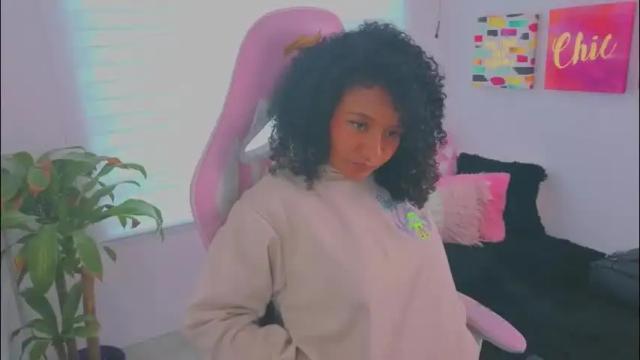 Image 2 of keyla_roberts_ Stream on Chaturbate on 1 month ago