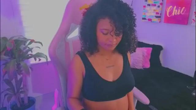 Image 4 of keyla_roberts_ Stream on Chaturbate on 1 month ago