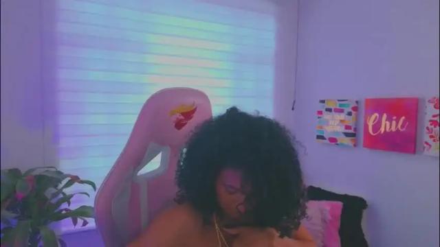 Image 7 of keyla_roberts_ Stream on Chaturbate on 1 month ago