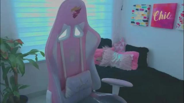 Image 12 of keyla_roberts_ Stream on Chaturbate on 1 month ago